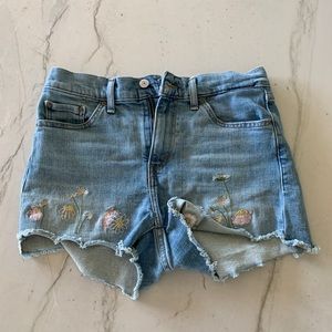 Levi cutoff, flower embroidered shorts - size 28